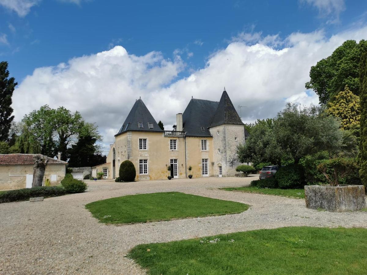 Chateau De La Vallade Saint-Porchaire Exterior photo